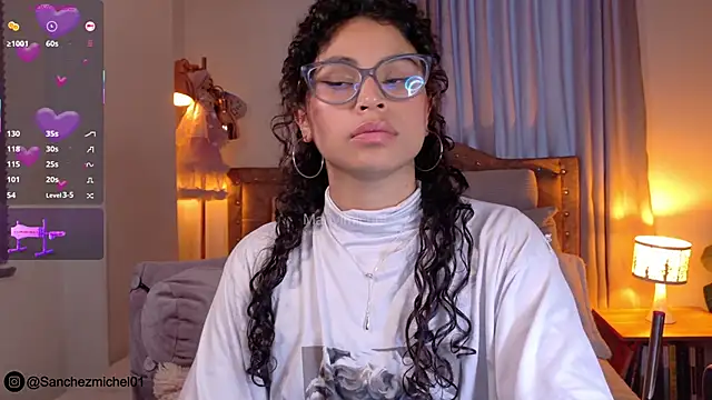 Snapshot of Marivimichel1 chatting on 11.14.25 Marivimichel1 online show from 11.14.25