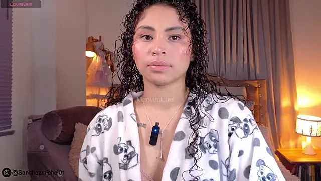 Snapshot of Marivimichel1 chatting on 11.22.25 Marivimichel1 online show from 11.22.25