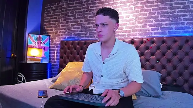 Thomas May4rs online show from 02.15.25