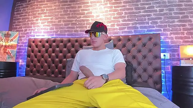 Thomas May4rs online show from 02.21.25