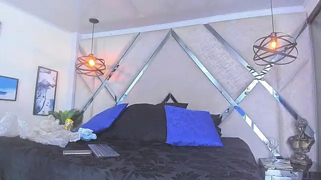 Thomas May4rs online show from 02.25.25