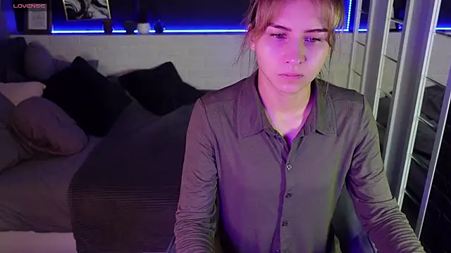 CharmBianca online show from 02.22.25