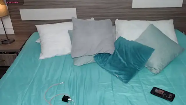 Liiamthompson online show from 02.03.26