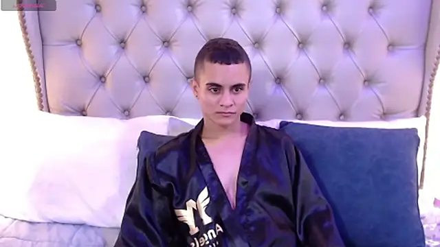 Liiamthompson online show from 07.23.26