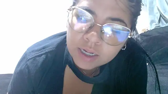 Snapshot of viccky_vick chatting on 04.17.26 viccky vick online show from 04.17.26