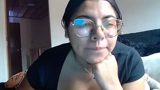 Snapshot of viccky_vick chatting on 05.17.26 viccky vick online show from 05.17.26