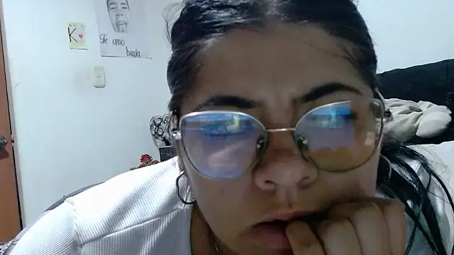 Snapshot of viccky_vick chatting on 05.23.26 viccky vick online show from 05.23.26