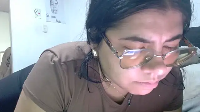 Snapshot of viccky_vick chatting on 06.12.26 viccky vick online show from 06.12.26