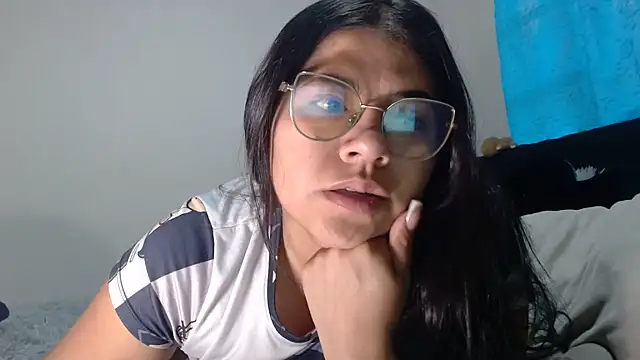 Snapshot of viccky_vick chatting on 07.18.26 viccky vick online show from 07.18.26