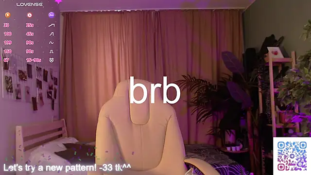 Gretchen Mol online show from 02.15.26