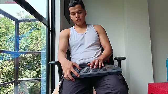 Dwayne Brown online show from 10.04.25