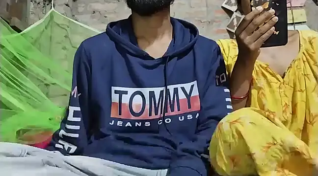 Snapshot of Multiple121 chatting on 03.06.25 Multiple121 online show from 03.06.25