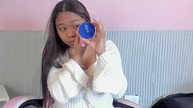 Snapshot of yeikafoxy chatting on 01.13.26 yeikafoxy online show from 01.13.26