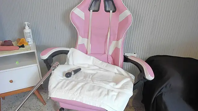 Snapshot of yeikafoxy chatting on 02.10.26 yeikafoxy online show from 02.10.26