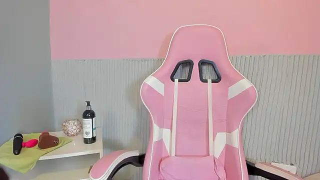 Snapshot of yeikafoxy chatting on 03.15.26 yeikafoxy online show from 03.15.26