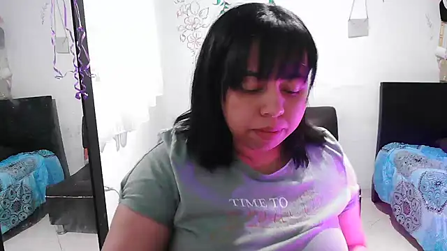 Snapshot of alexandraluv chatting on 10.18.25 alexandraluv online show from 10.18.25