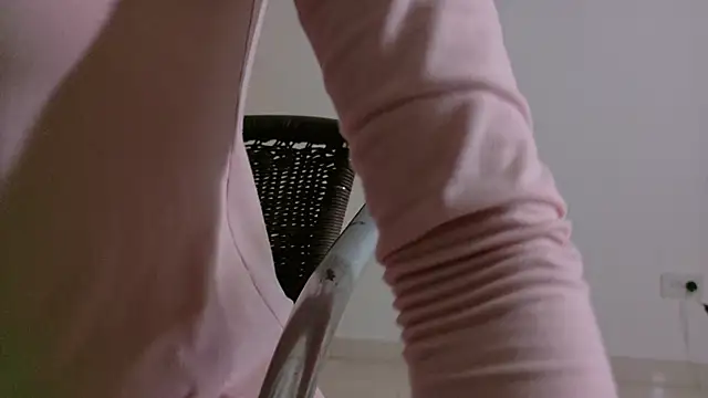 Snapshot of violetisback08 chatting on 01.07.26 violetisback08 online show from 01.07.26