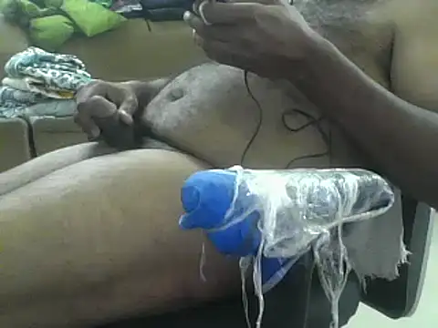 Snapshot of awesomeroc123 chatting on 01.12.25 awesomeroc123 online show from 01.12.25