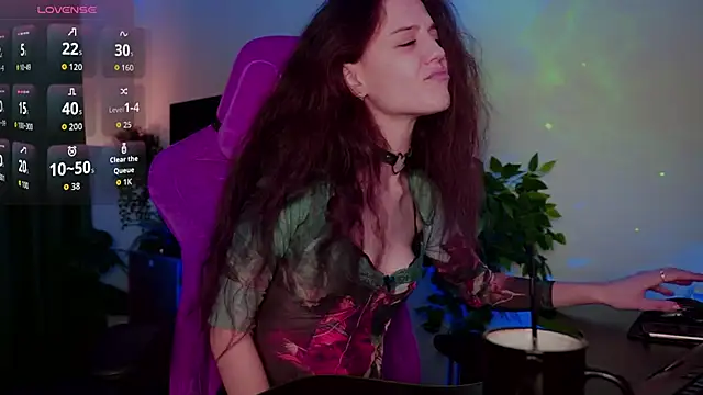 MilaStoyne online show from 11.04.25