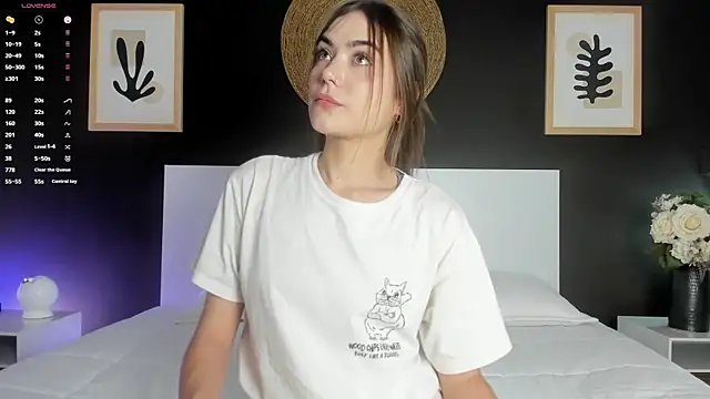 AlannaRussell  online show from 10.22.25