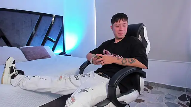 marcuscollins1  online show from 10.04.25