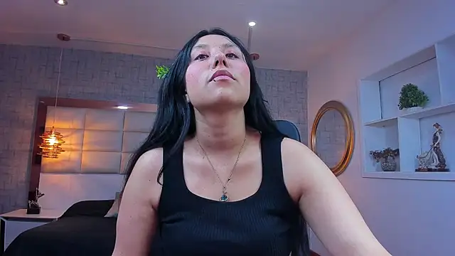 Nohemi louse online show from 04.29.26