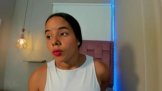 Snapshot of Roxy_Stonee chatting on 05.19.26 Roxy Stonee online show from 05.19.26