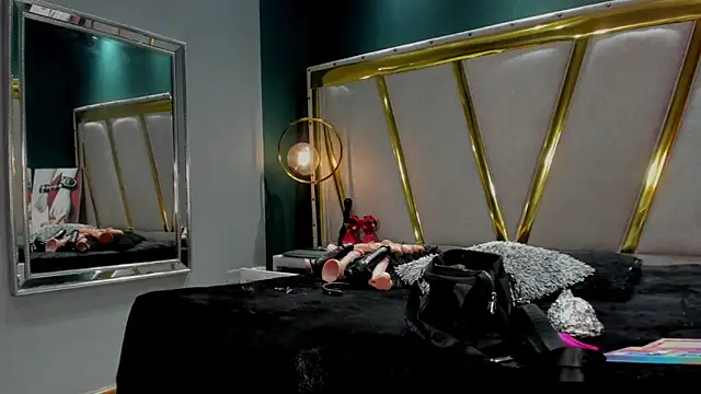 Mara Gonzalez online show from 10.21.25