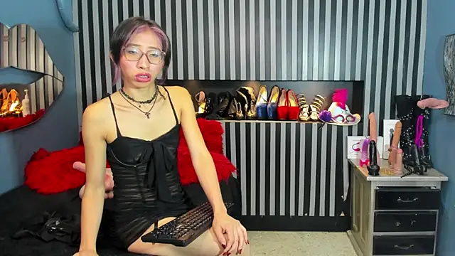 Snapshot of Mara_Gonzalez chatting on 05.19.26 Mara Gonzalez online show from 05.19.26
