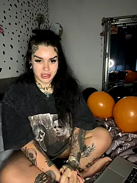 Snapshot of tempzzz12 chatting on 10.25.25 tempzzz12 online show from 10.25.25