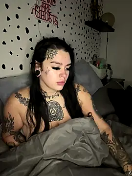 Snapshot of tempzzz12 chatting on 11.12.25 tempzzz12 online show from 11.12.25