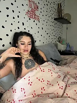 Snapshot of tempzzz12 chatting on 11.22.25 tempzzz12 online show from 11.22.25