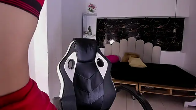 Annyrosee online show from 12.02.25