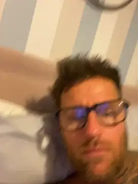 Snapshot of Jamesdeanmcqueen chatting on 02.01.25 Jamesdeanmcqueen online show from 02.01.25