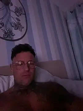 Snapshot of Jamesdeanmcqueen chatting on 02.09.25 Jamesdeanmcqueen online show from 02.09.25