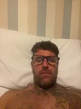 Snapshot of Jamesdeanmcqueen chatting on 11.03.25 Jamesdeanmcqueen online show from 11.03.25