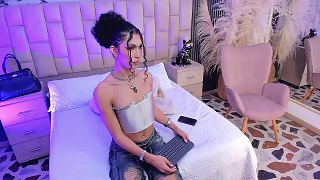 Snapshot of allicemackenzie chatting on 02.21.26 allicemackenzie online show from 02.21.26