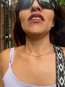 Snapshot of Sofiadelacruz chatting on 05.28.26 Sofiadelacruz online show from 05.28.26