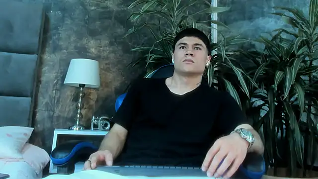 Snapshot of roan_birkin chatting on 05.11.26 roan birkin online show from 05.11.26