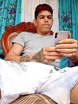 Snapshot of duquehotvoy chatting on 02.11.25 duquehotvoy online show from 02.11.25