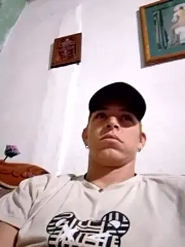 Snapshot of duquehotvoy chatting on 05.15.26 duquehotvoy online show from 05.15.26