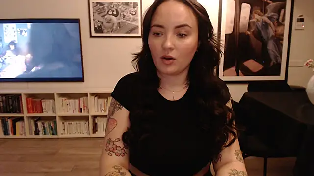 Snapshot of Orgasmille chatting on 02.18.25 Orgasmille online show from 02.18.25