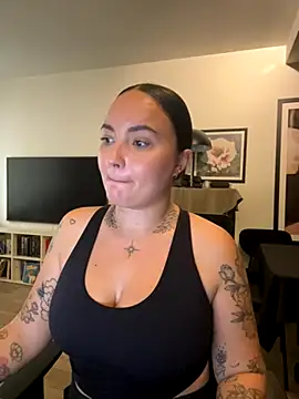 Snapshot of Orgasmille chatting on 10.01.25 Orgasmille online show from 10.01.25