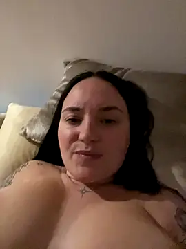 Snapshot of Orgasmille chatting on 12.17.25 Orgasmille online show from 12.17.25