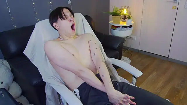 Snapshot of just_gay_ chatting on 02.09.25 just gay  online show from 02.09.25