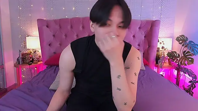 Snapshot of just_gay_ chatting on 03.08.25 just gay  online show from 03.08.25