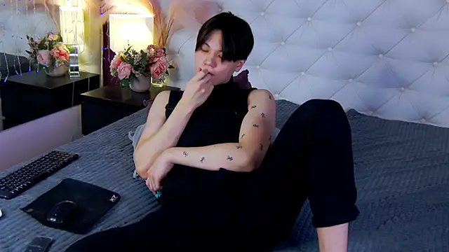 Snapshot of just_gay_ chatting on 03.10.25 just gay  online show from 03.10.25