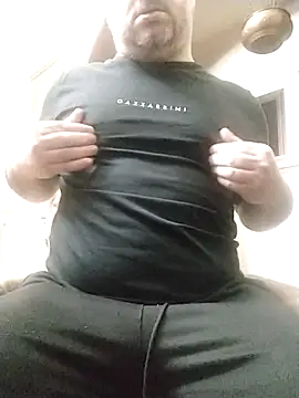 Snapshot of NAvoglia chatting on 02.27.25 NAvoglia online show from 02.27.25