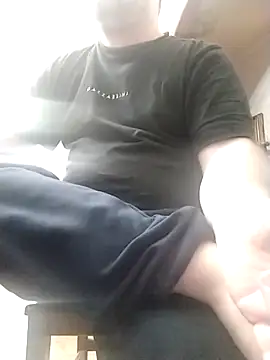 Snapshot of NAvoglia chatting on 03.01.25 NAvoglia online show from 03.01.25