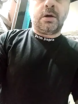 Snapshot of NAvoglia chatting on 03.06.25 NAvoglia online show from 03.06.25